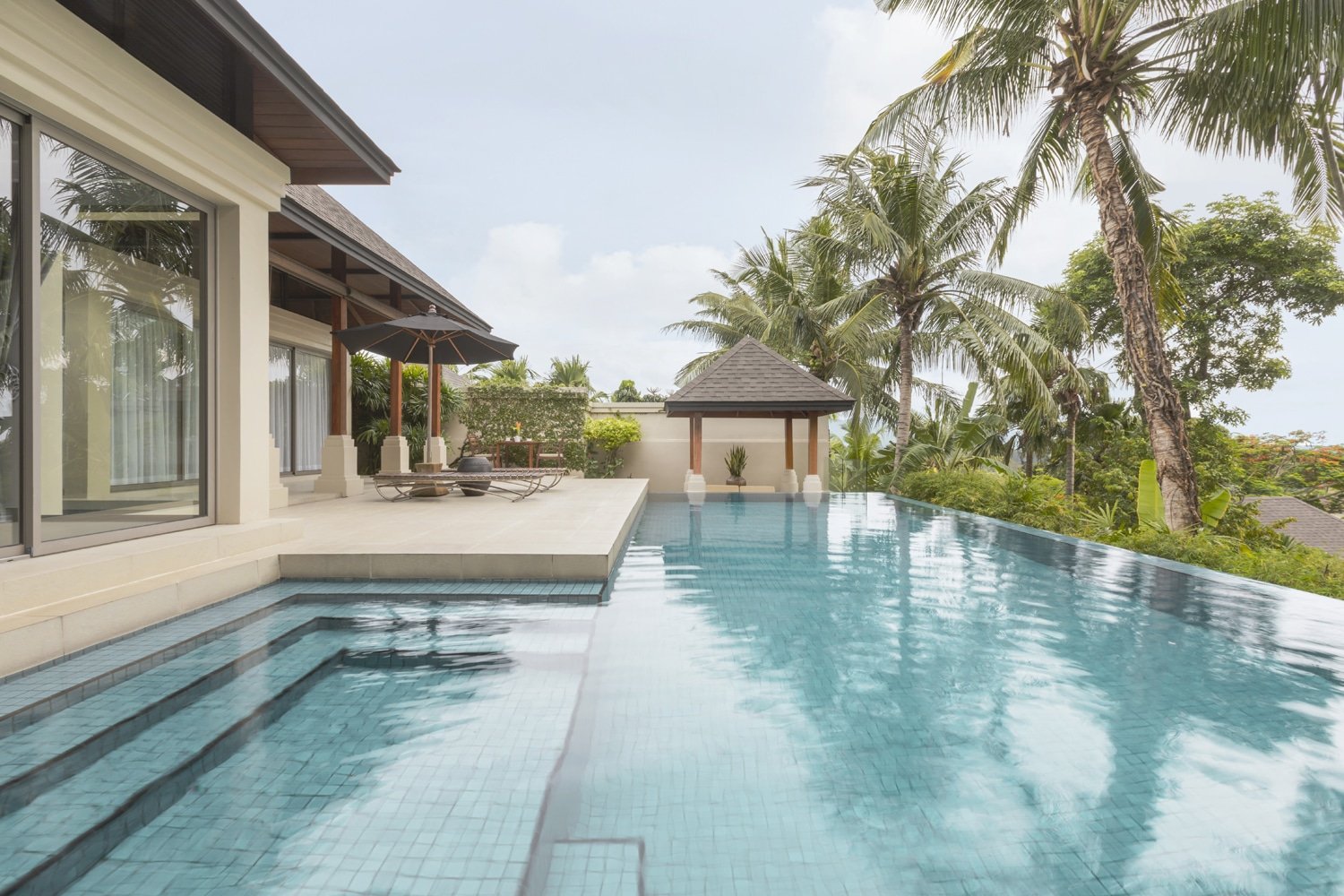 Property image - full photo 2