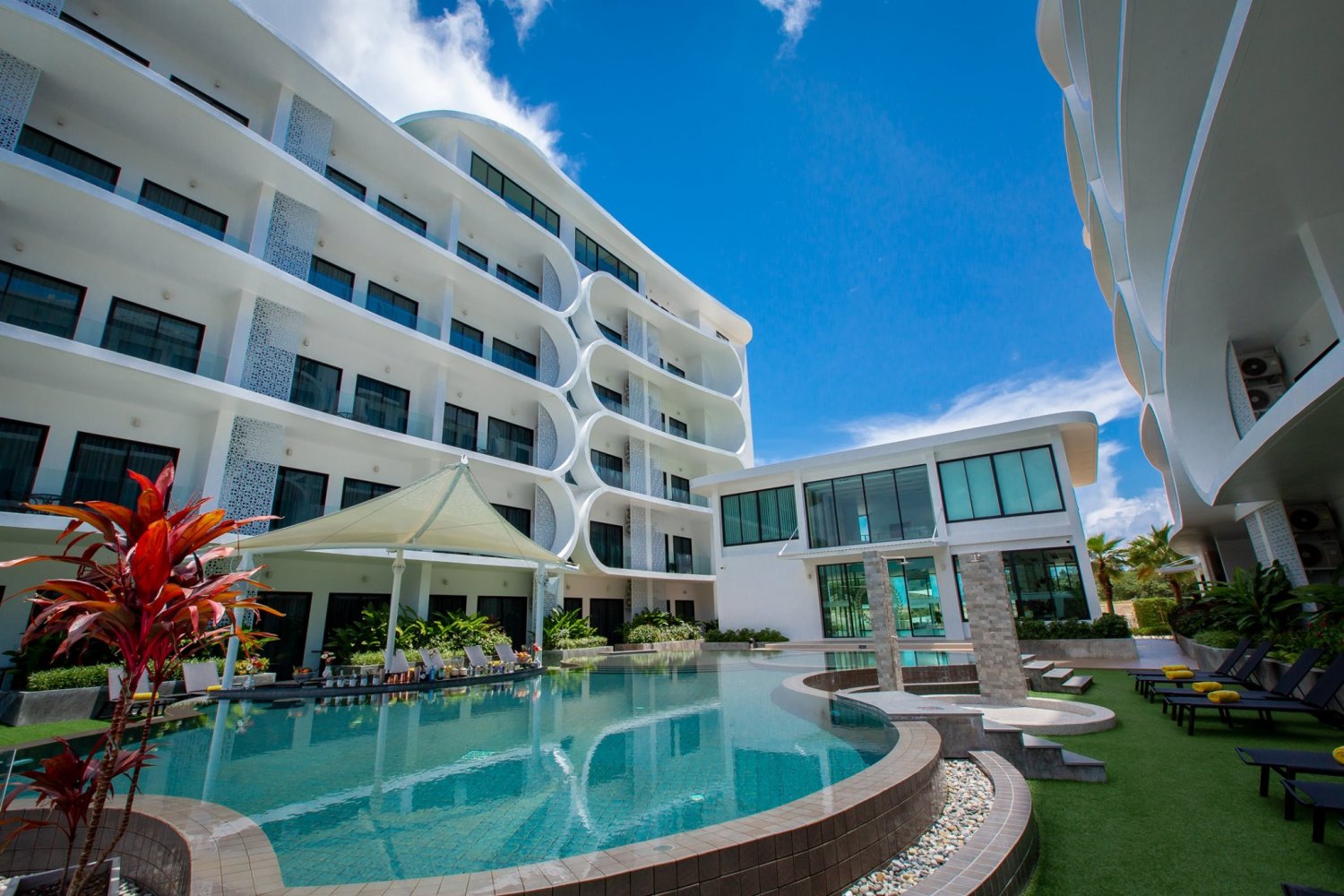 Property image - full photo 3