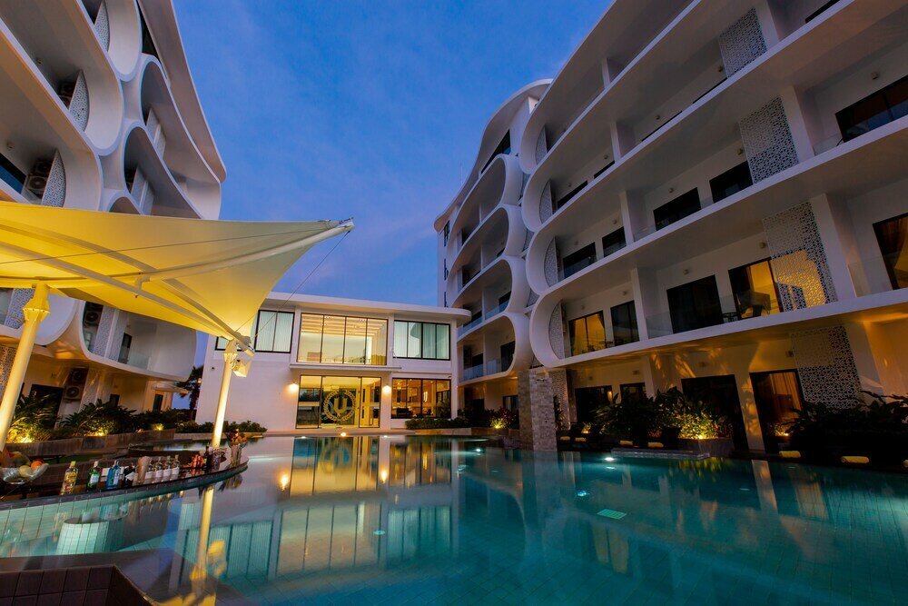 Property image - full photo 8
