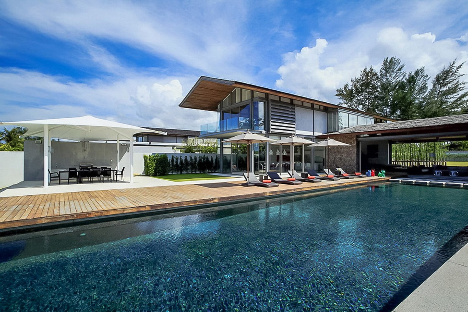 Property image - full photo 4