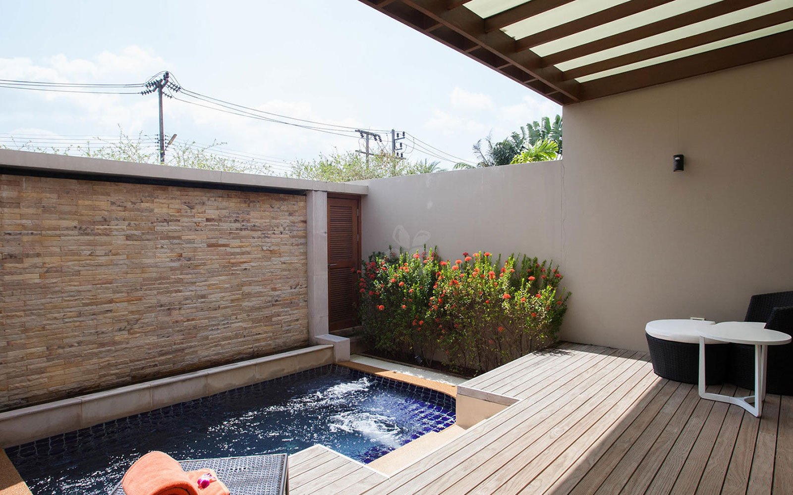 Property image - full photo 6