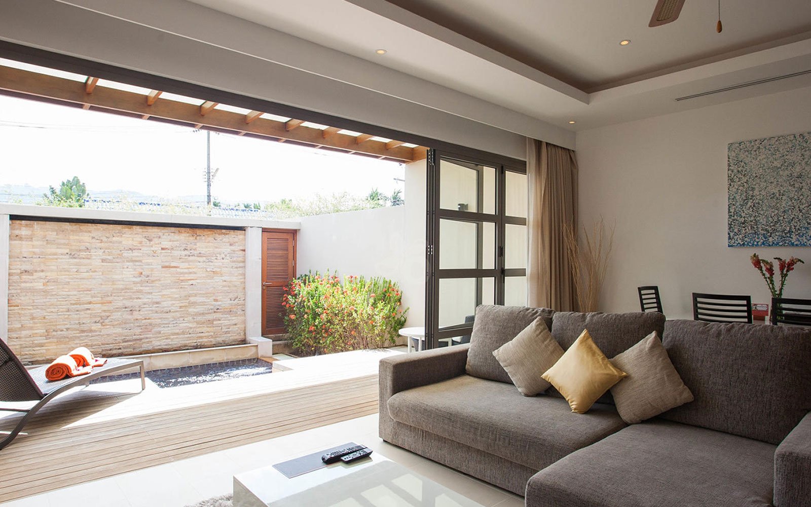 Property image - full photo 5