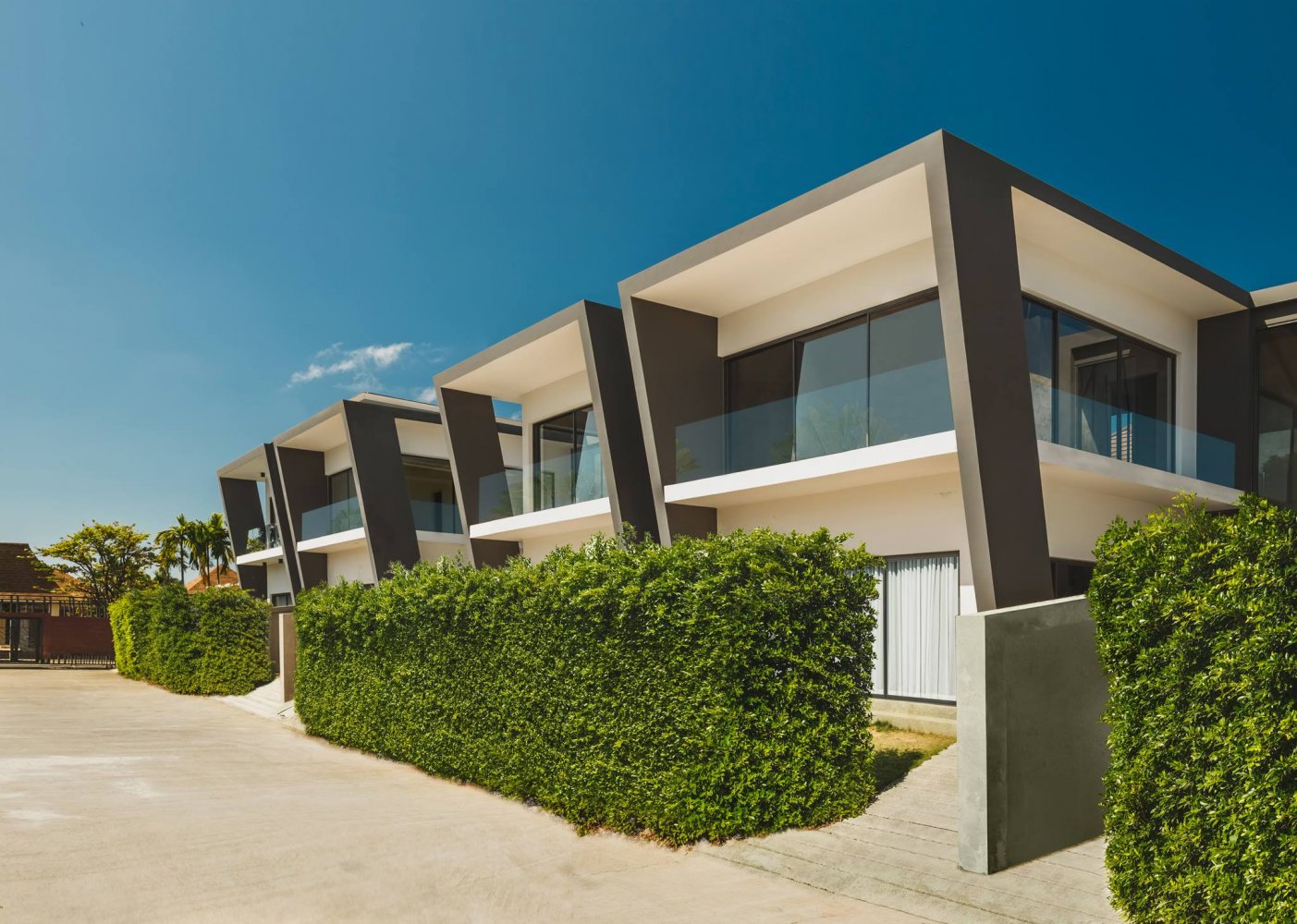 Property image - full photo 2