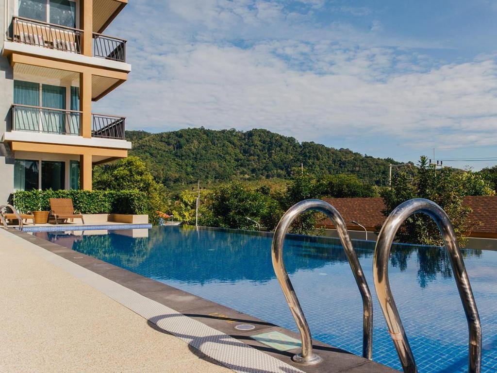 Property image - full photo 2