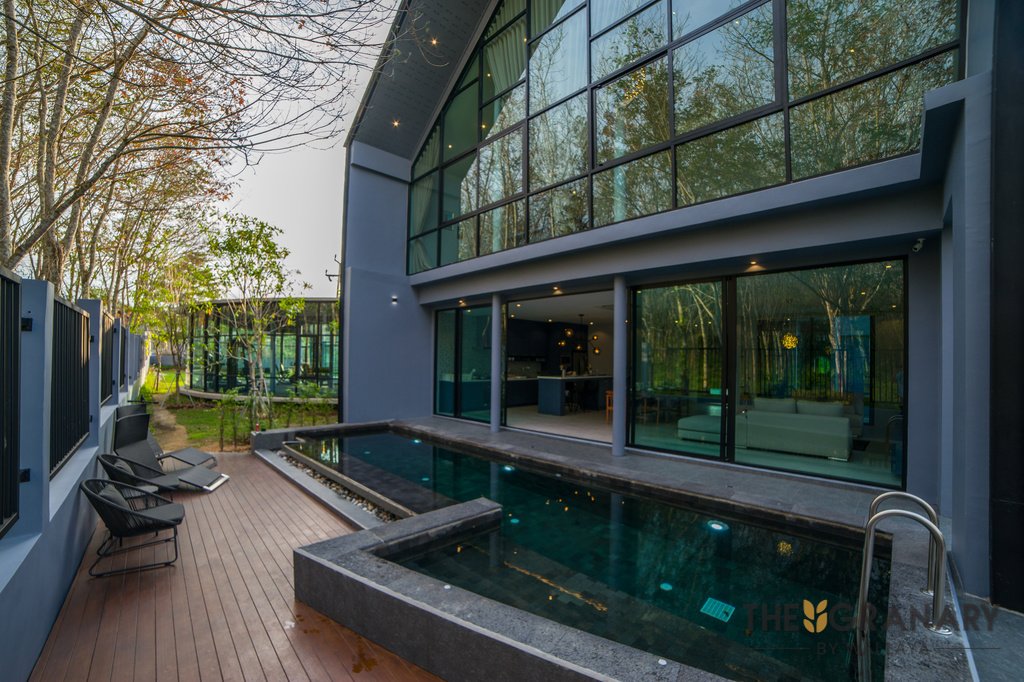 Property image - full photo 16