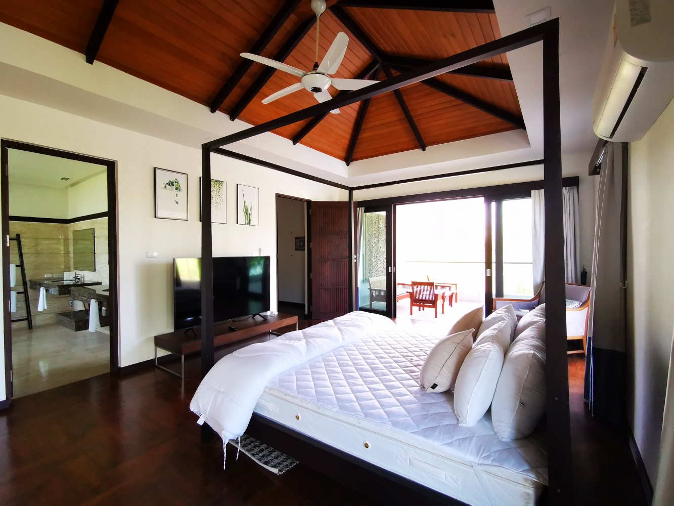 Property image - full photo 13