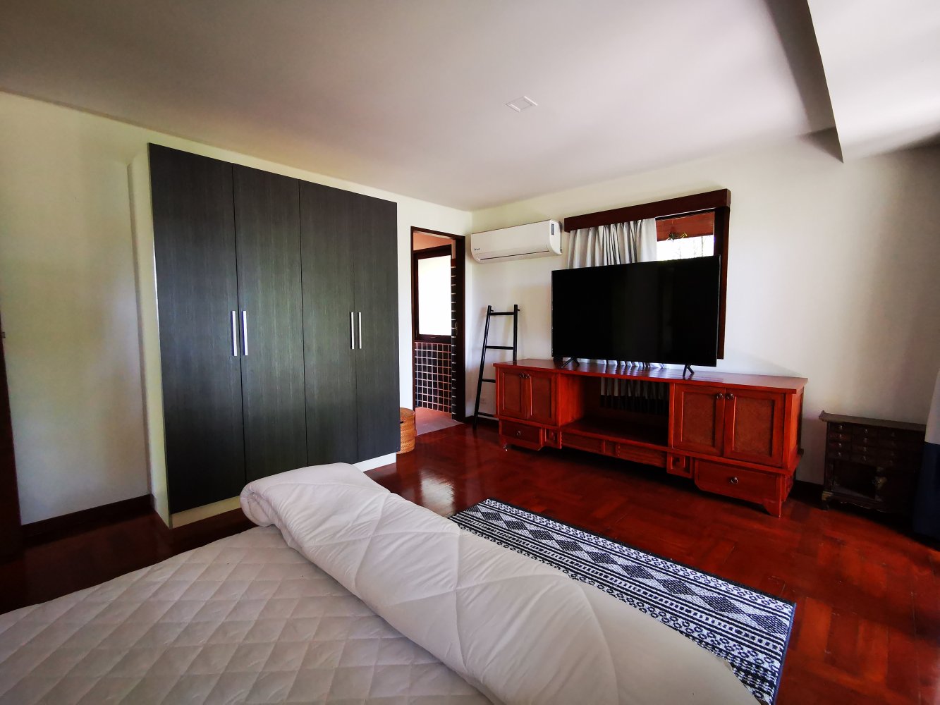 Property image - full photo 10