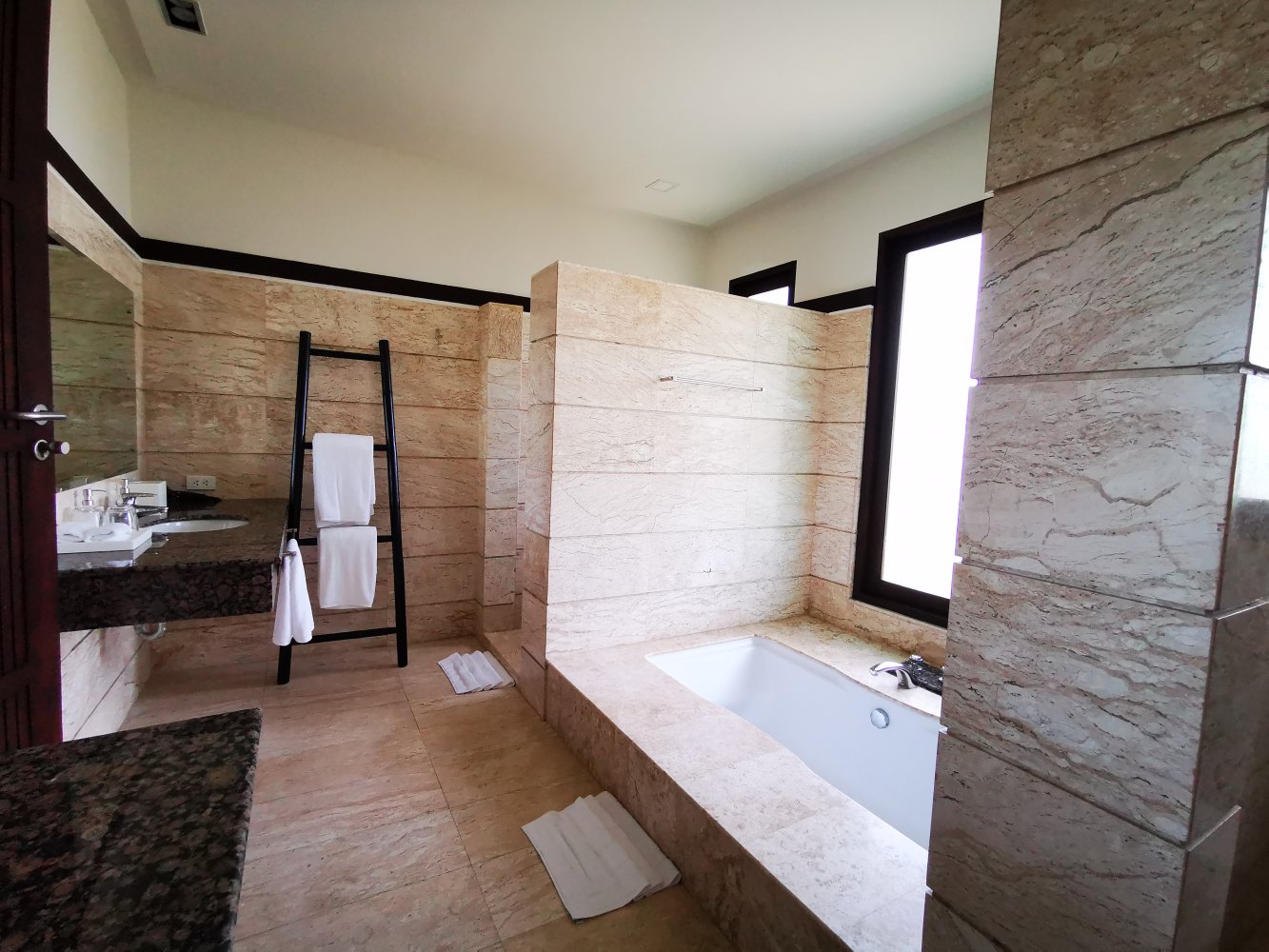 Property image - full photo 15