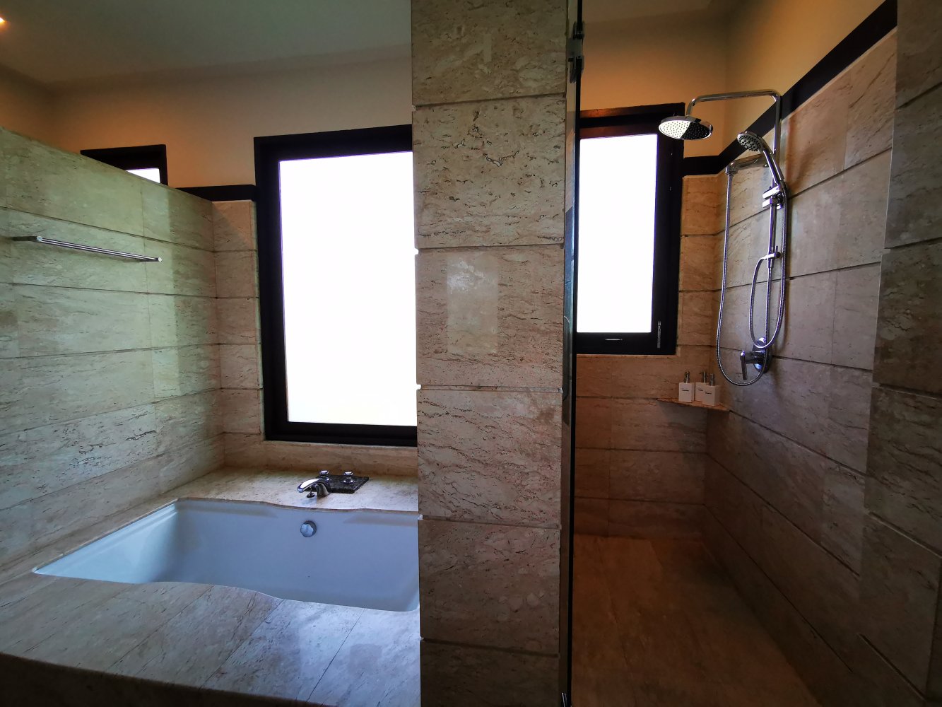 Property image - full photo 16