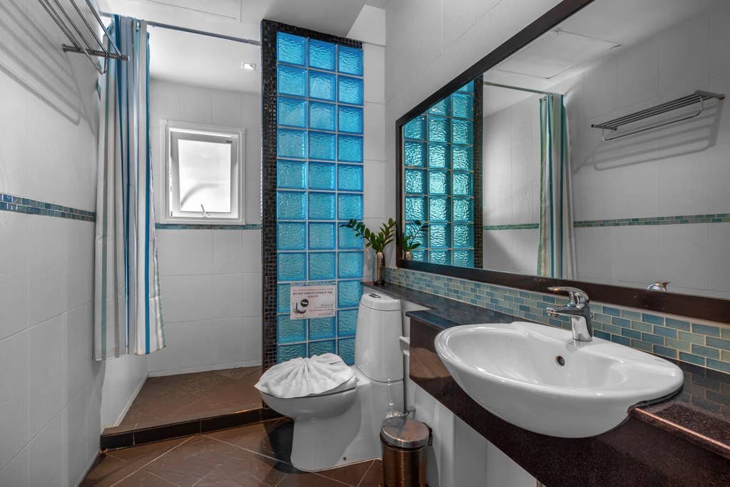 Property image - full photo 17