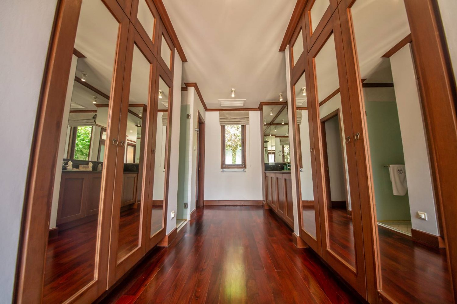 Property image - full photo 29