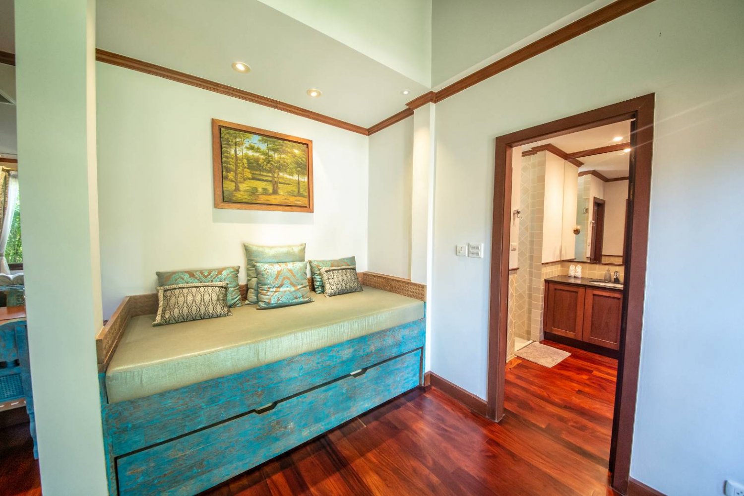 Property image - full photo 5