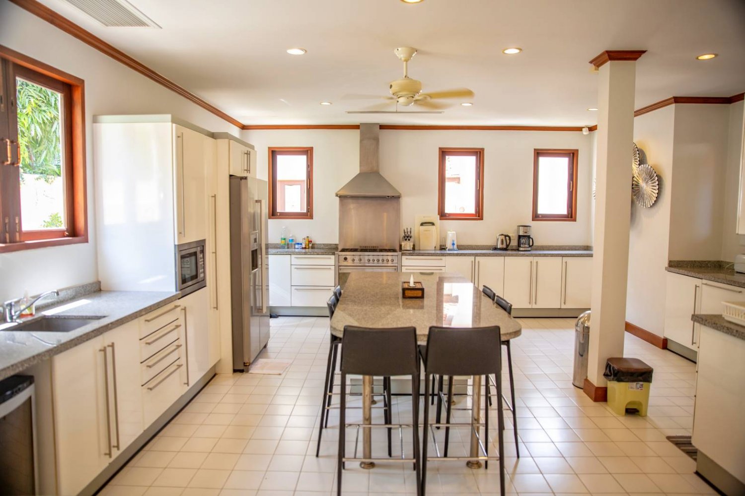 Property image - full photo 2
