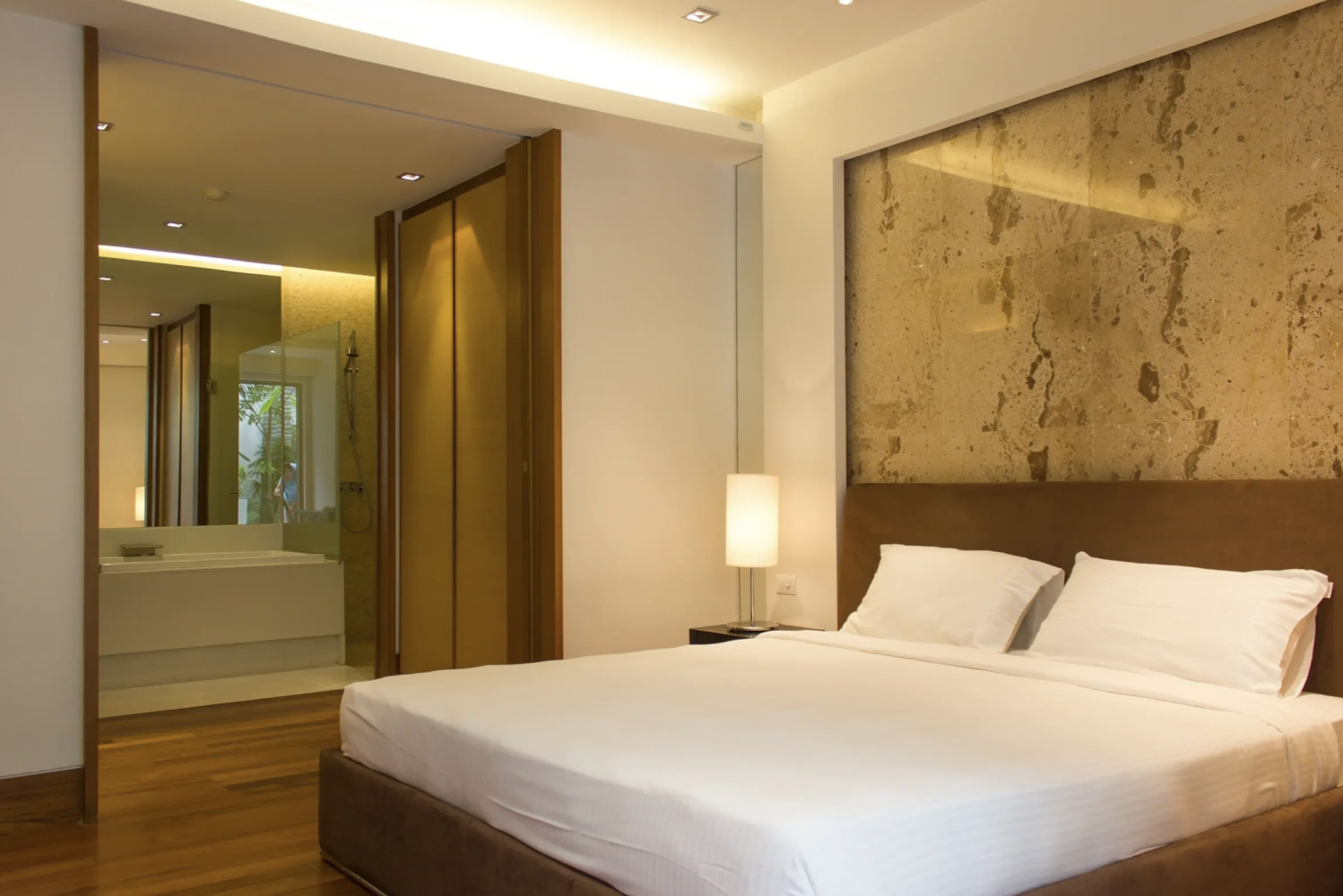 Property image - full photo 2