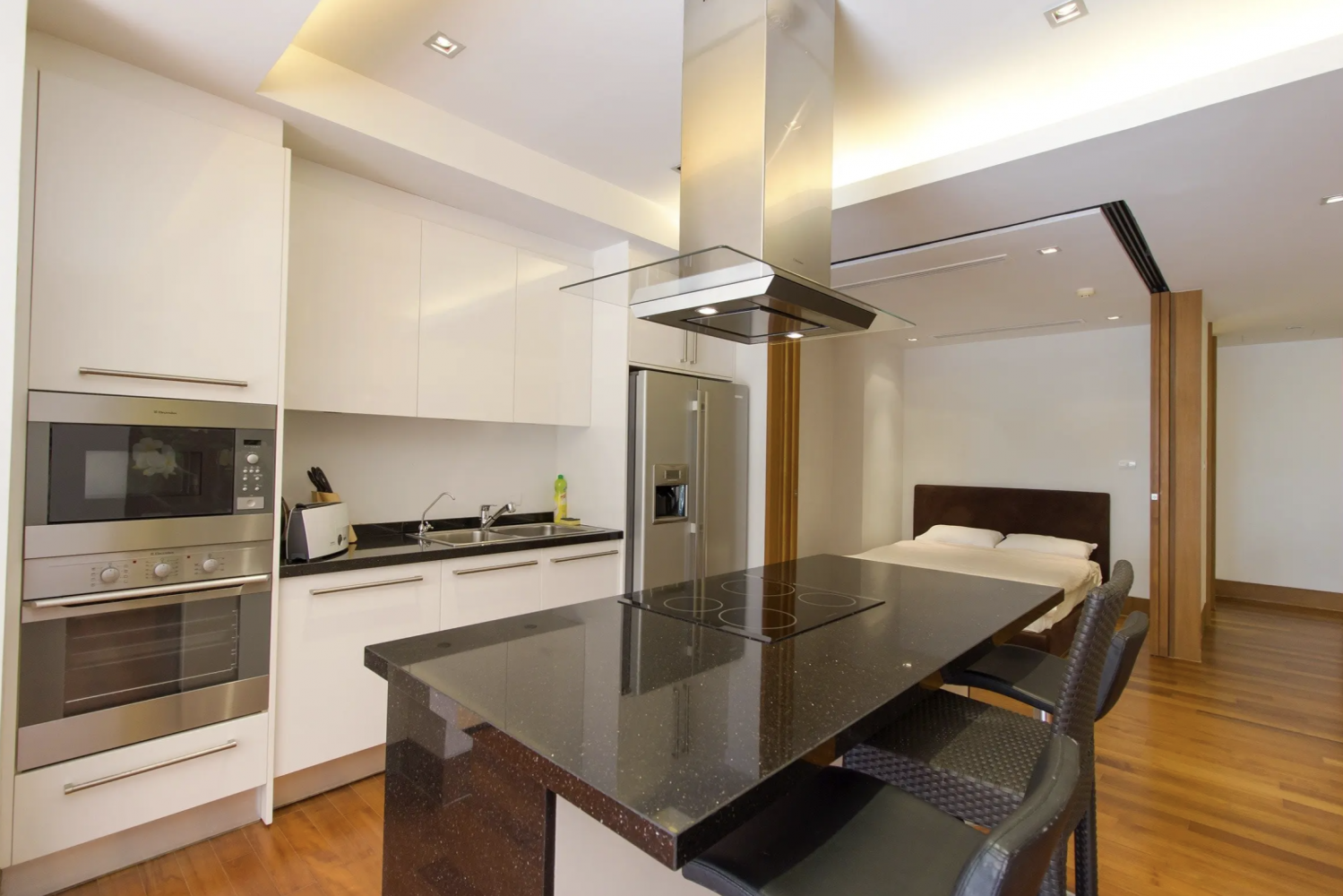Property image - full photo 3