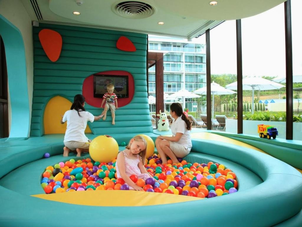 Property image - full photo 32