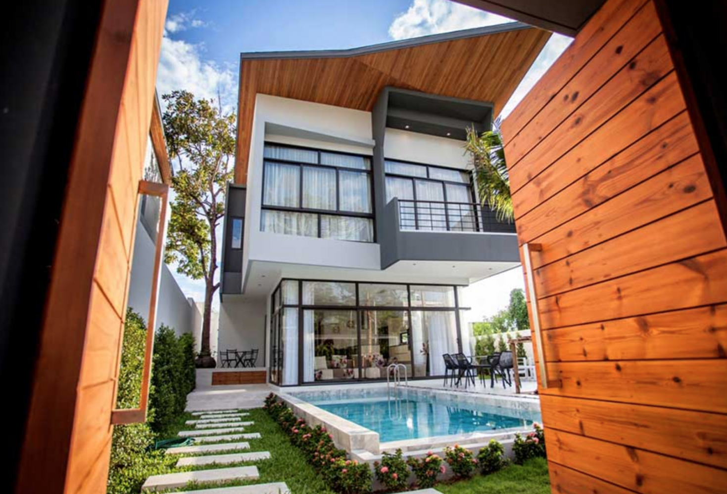Property image - full photo 1