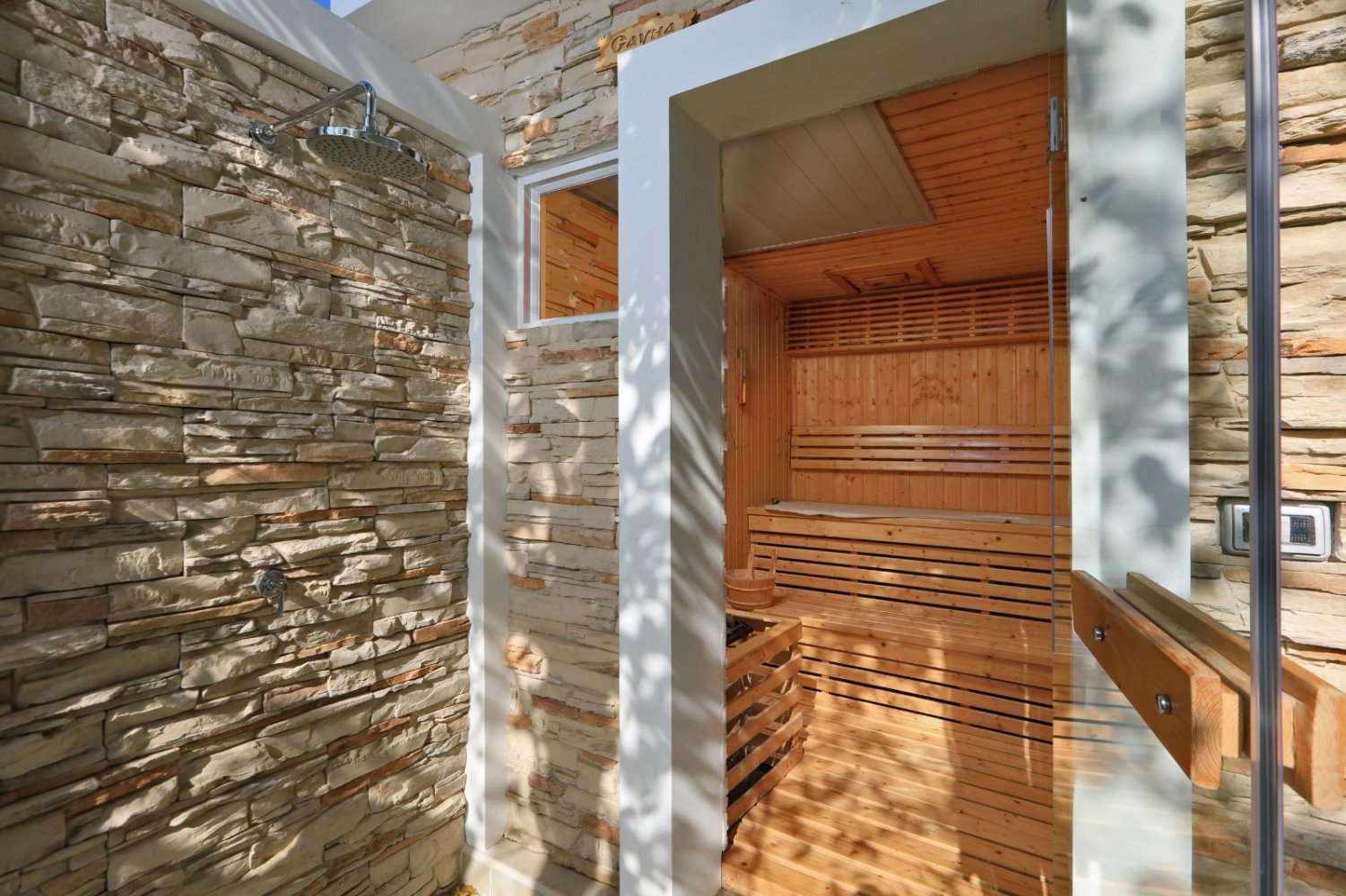 Property image - full photo 11