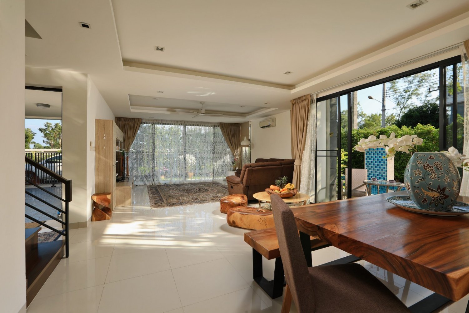 Property image - full photo 5