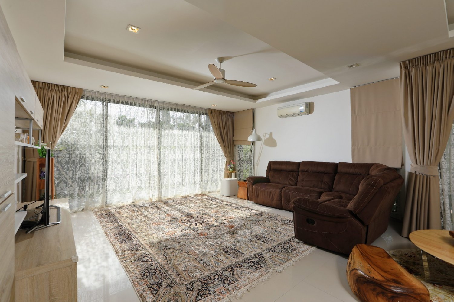 Property image - full photo 4