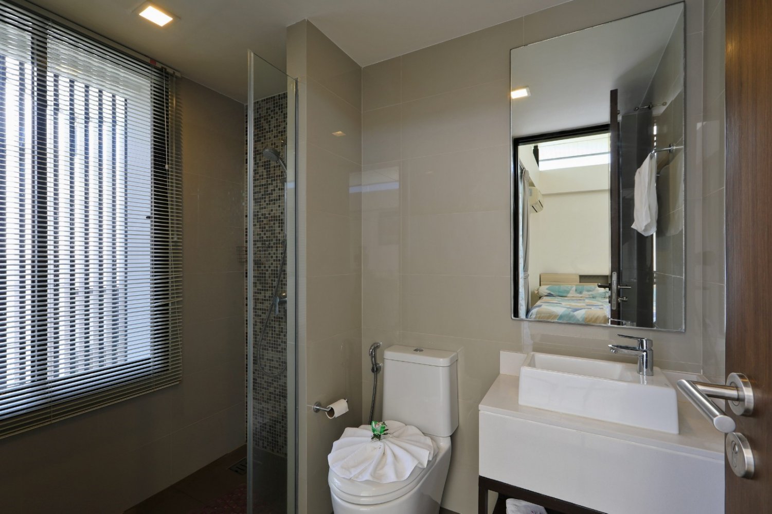 Property image - full photo 28
