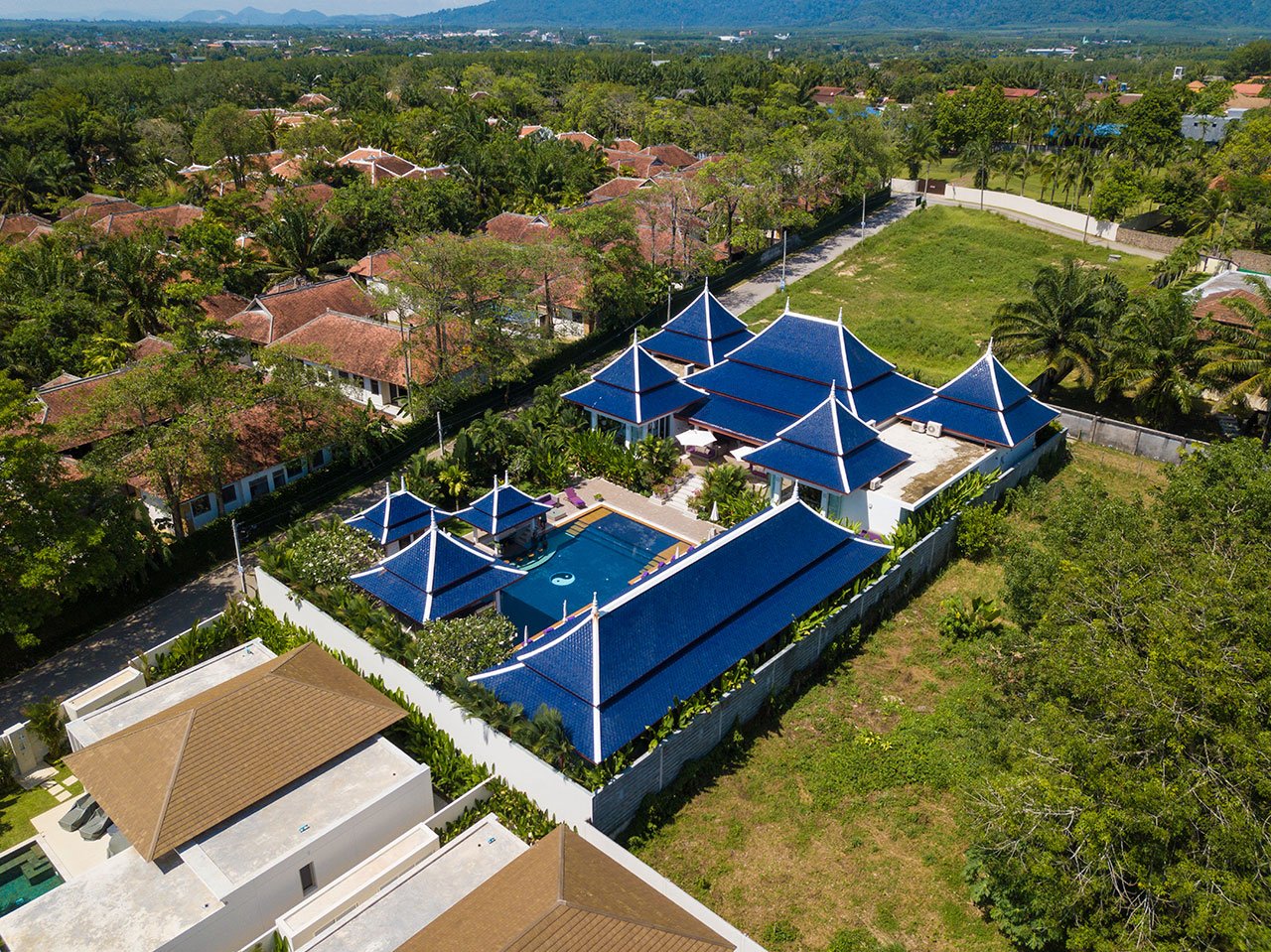 Property image - full photo 3