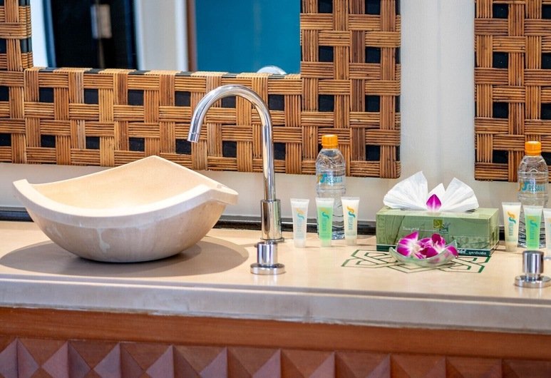 Property image - full photo 8