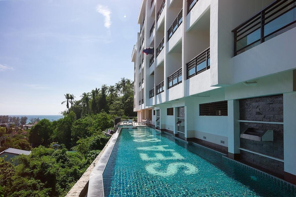 Property image - full photo 2