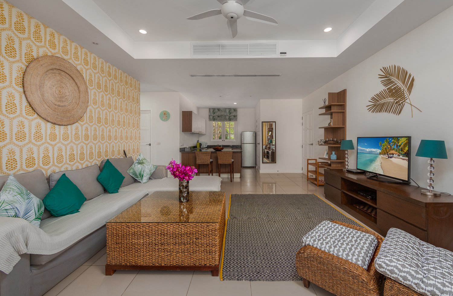 Property image - full photo 2