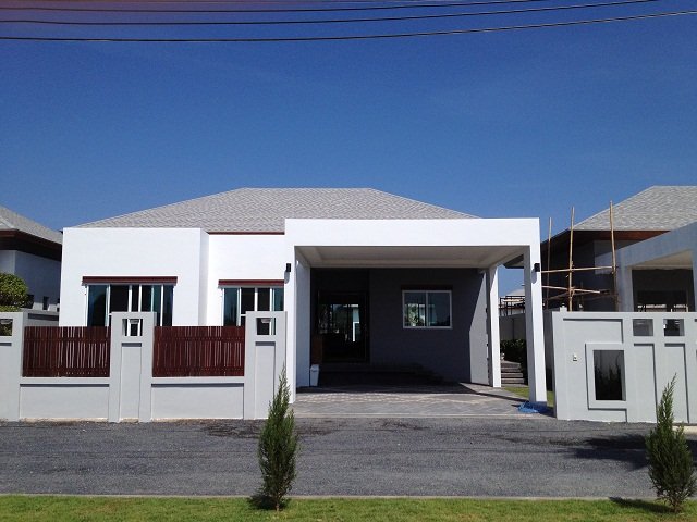 Property image - full photo 1