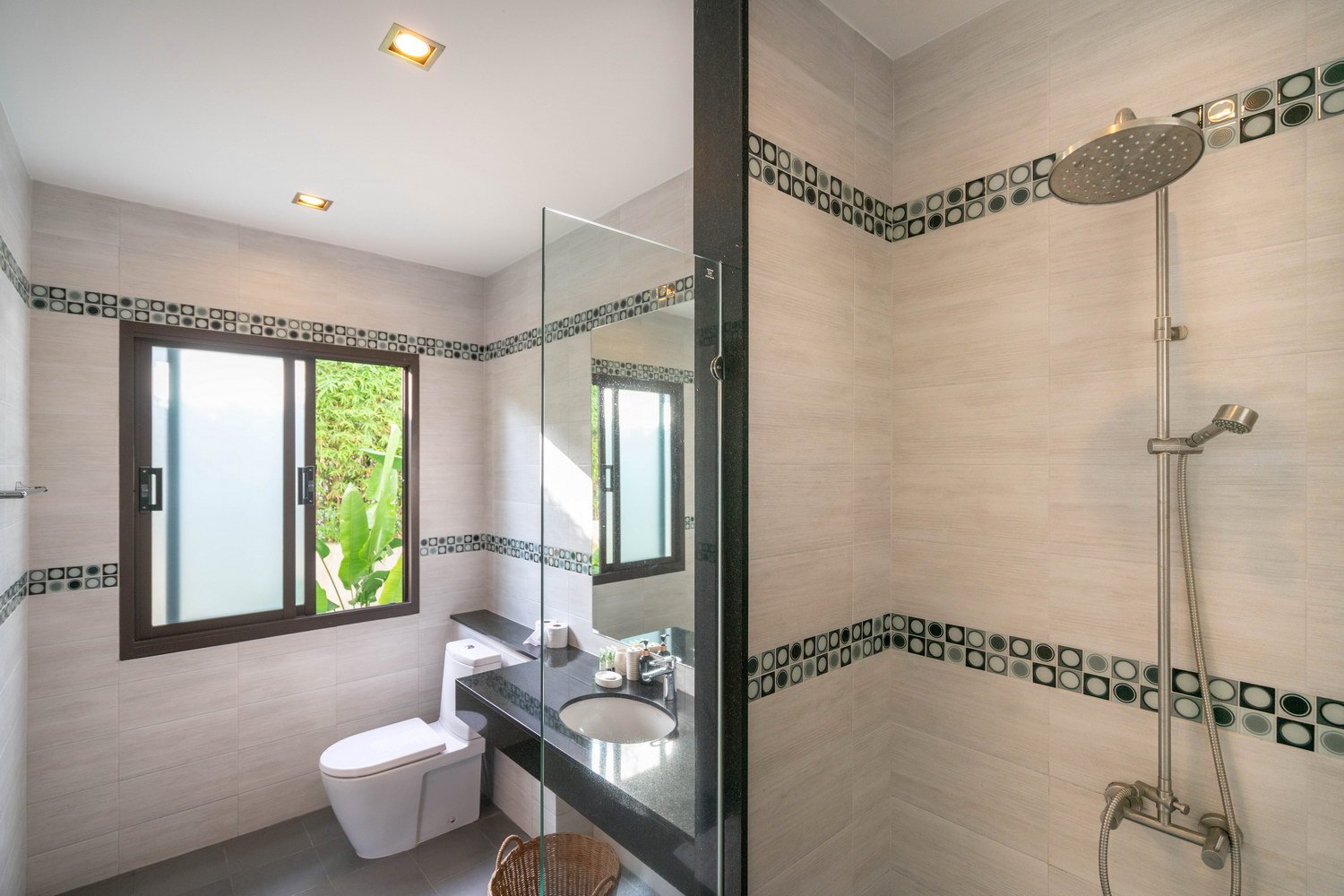 Property image - full photo 12