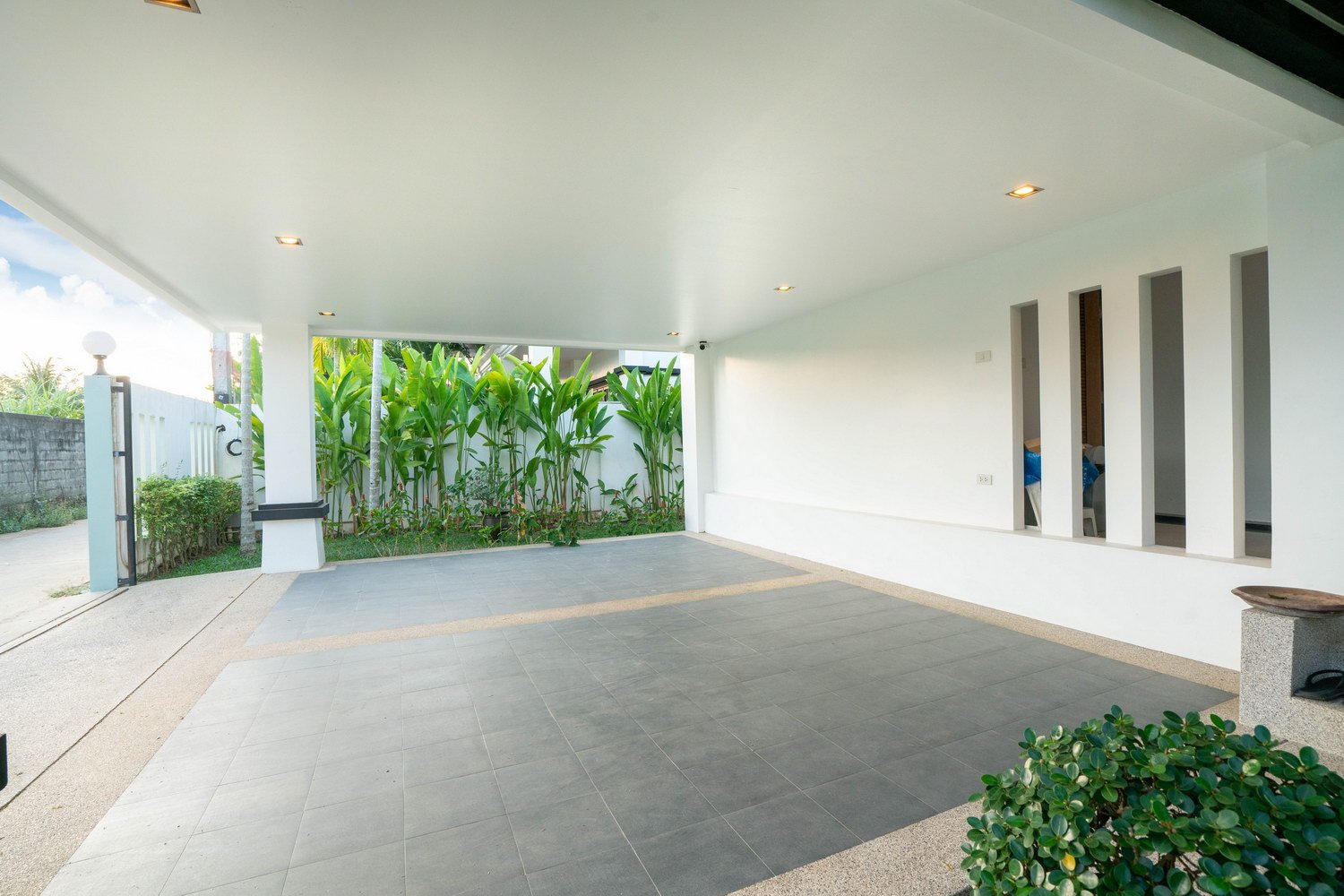 Property image - full photo 4