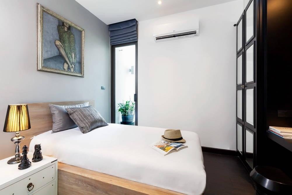 Property image - full photo 11