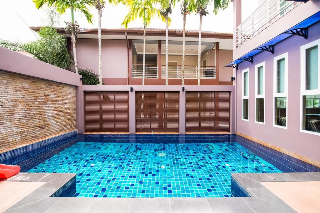 Property image - full photo 3