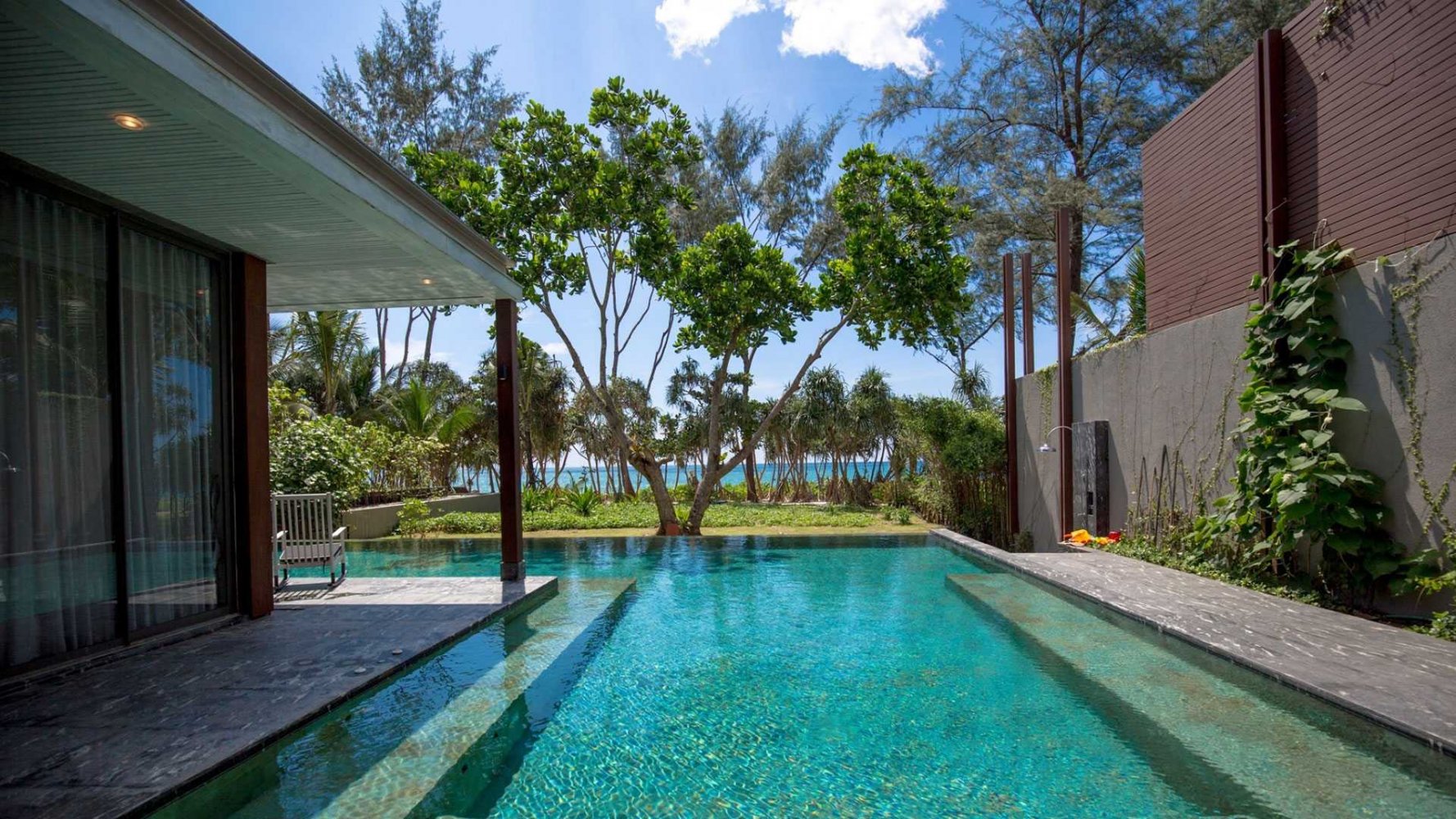 Property image - full photo 2