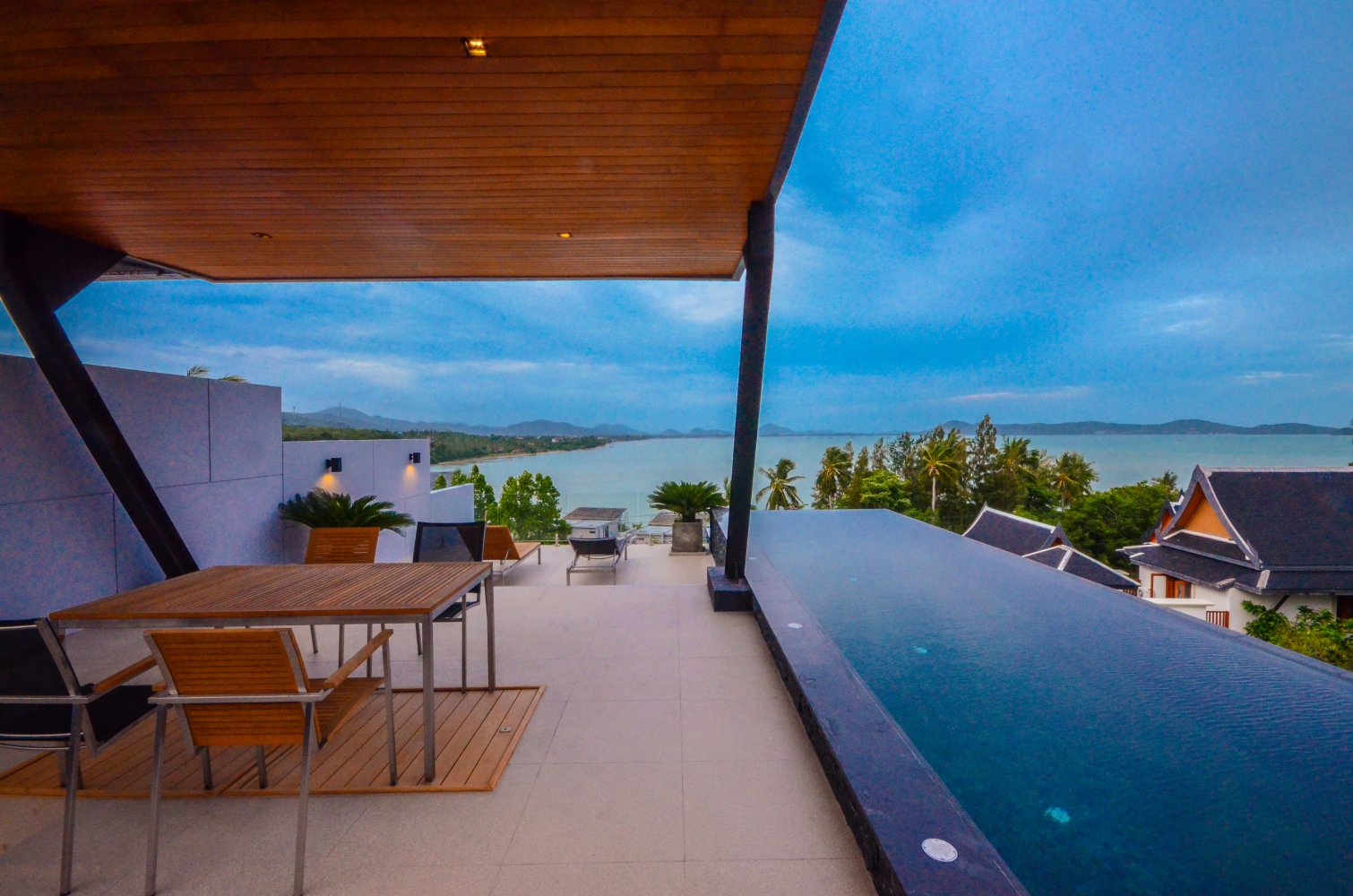 Property image - full photo 2