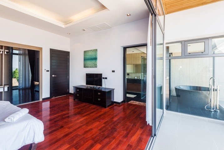 Property image - full photo 64