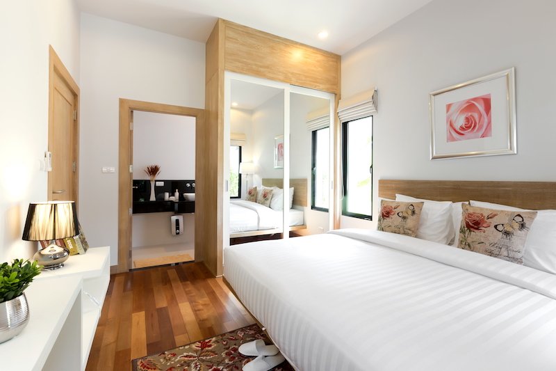 Property image - full photo 12