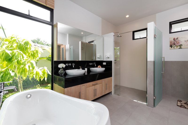 Property image - full photo 5