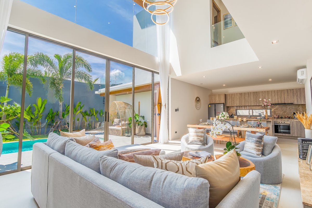 Property image - full photo 2