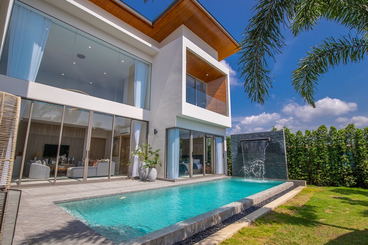 Property image - full photo 31