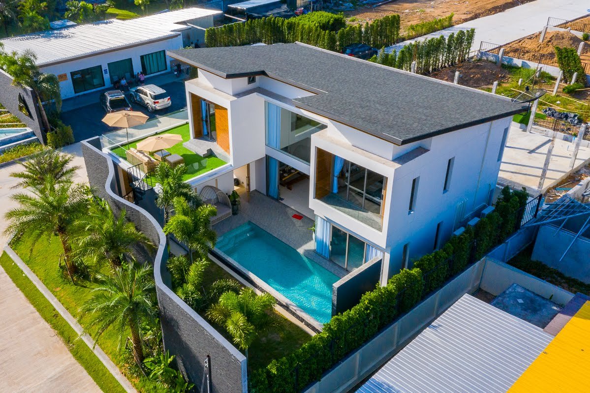 Property image - full photo 1