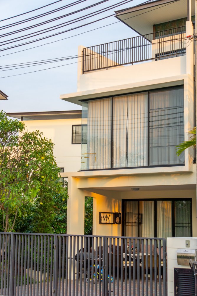 Property image - full photo 3