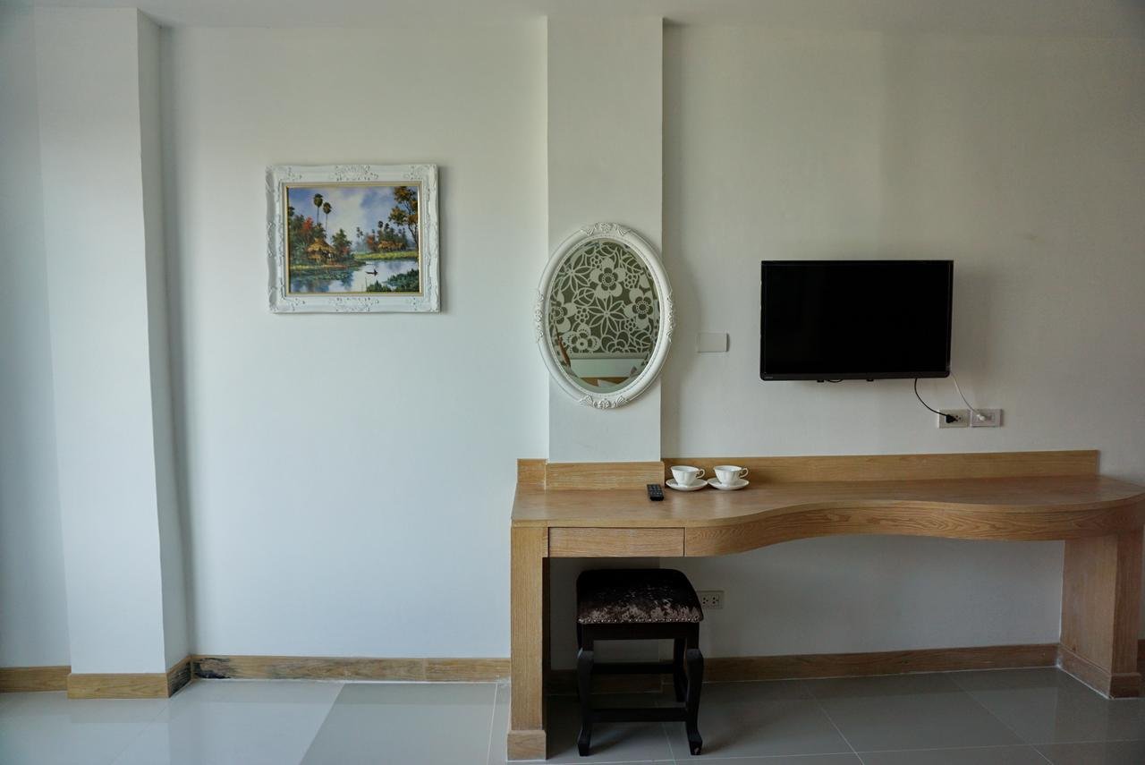 Property image - full photo 16