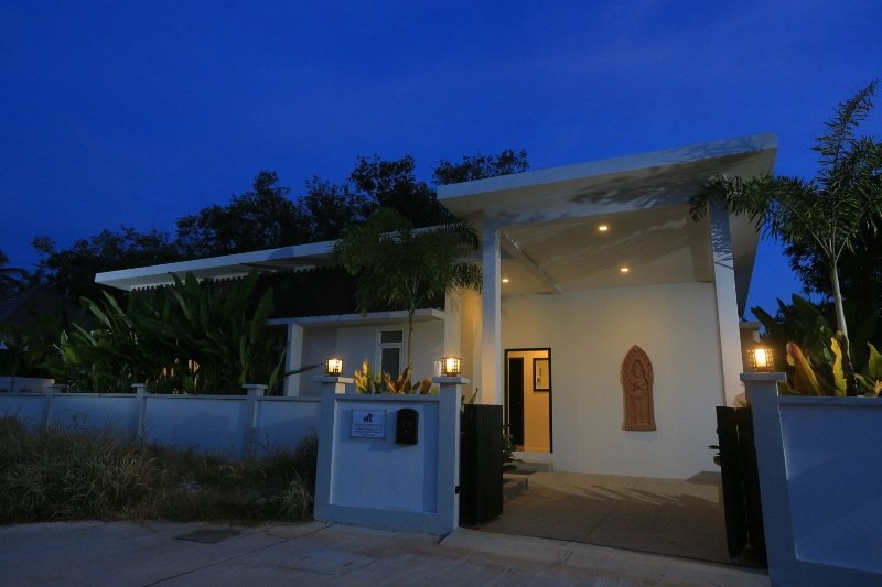 Property image - full photo 5
