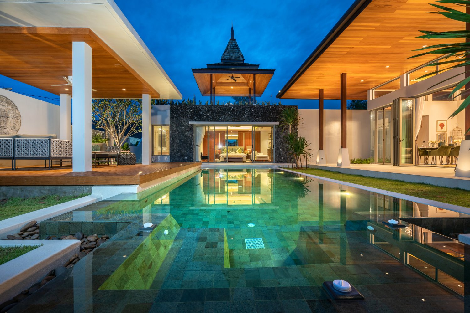 Property image - full photo 2
