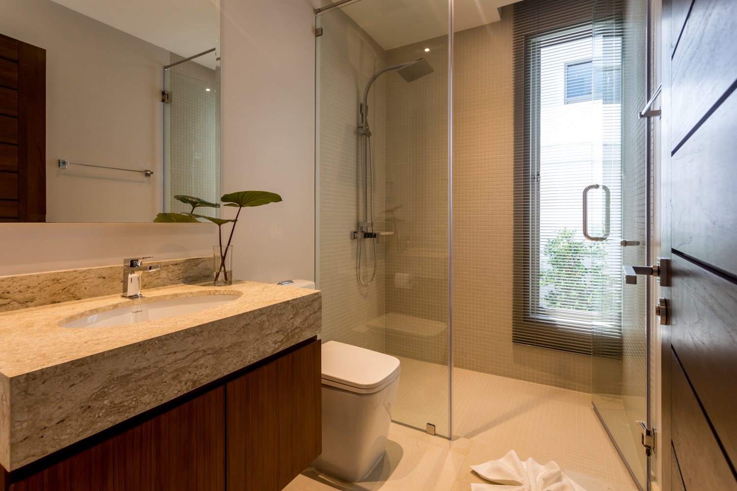 Property image - full photo 18