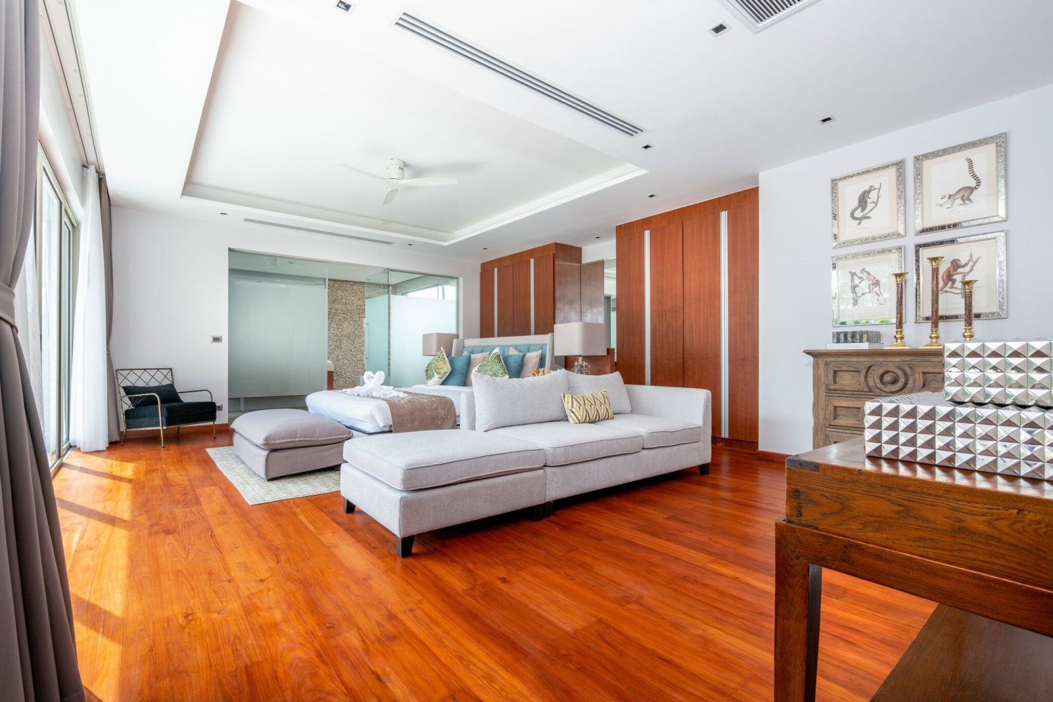 Property image - full photo 11