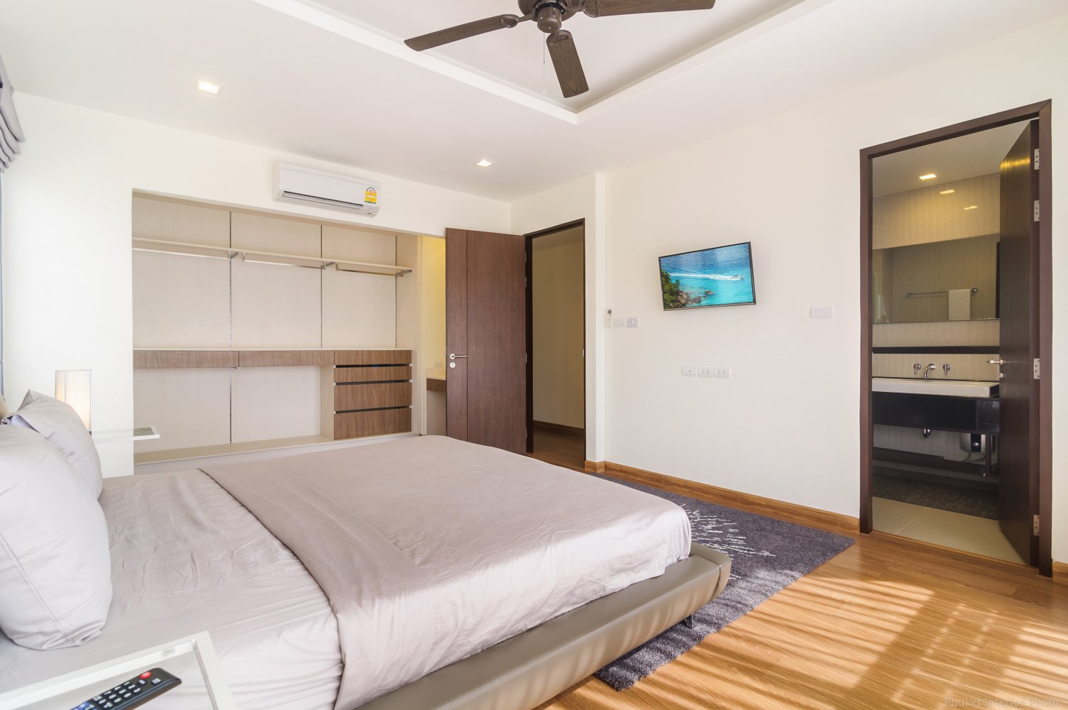 Property image - full photo 33
