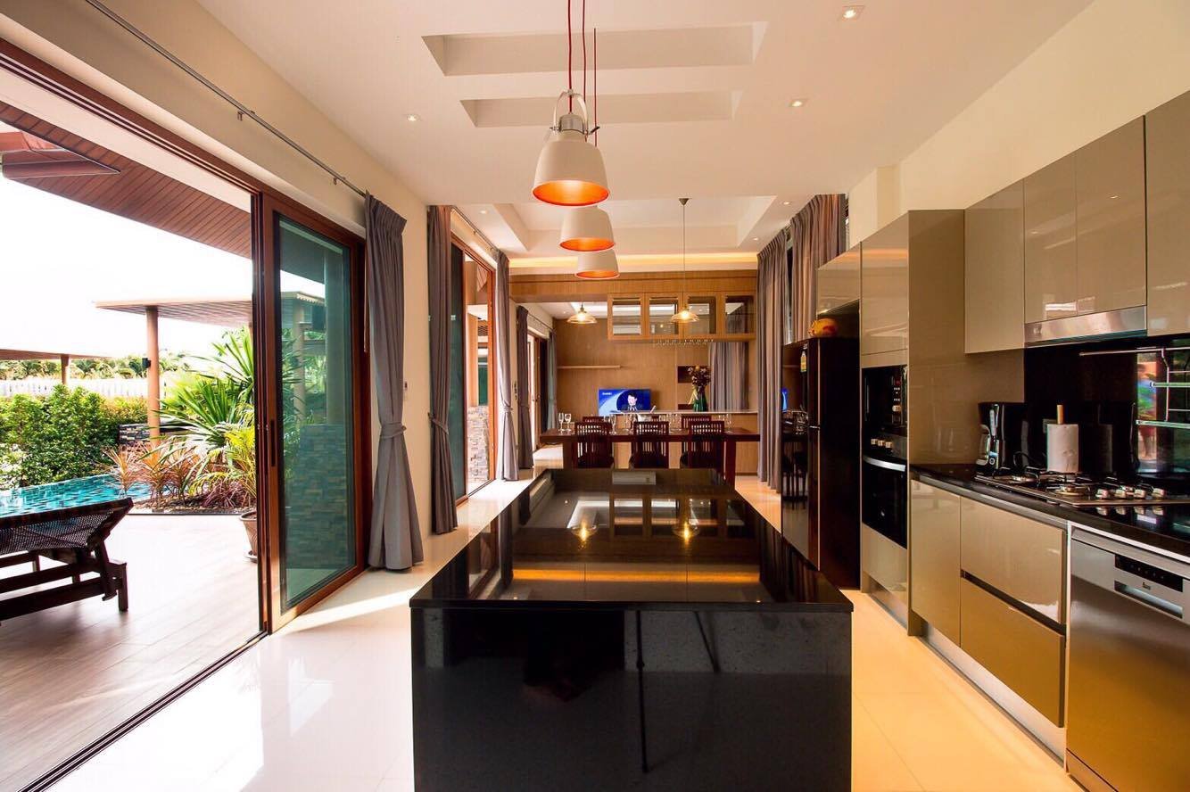 Property image - full photo 11